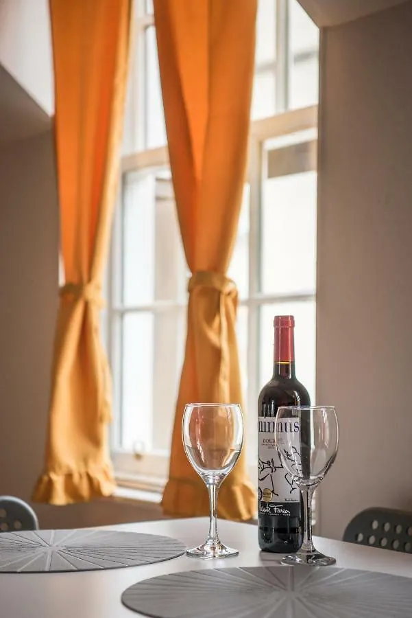 Apartment In Edinburgh With Great View On Castle 0*,