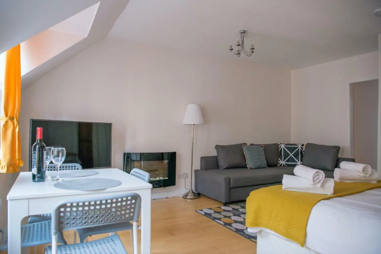 Apartment In Edinburgh With Great View On Castle